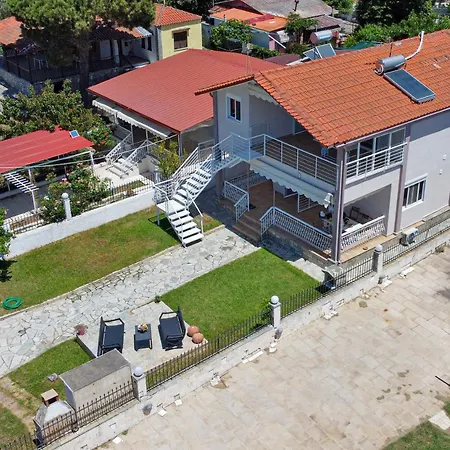 οn The Wave, 2 Studios,1 *