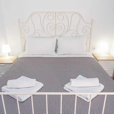 Apartment οn The Wave, 2 Studios,1 *