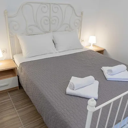 Apartment οn The Wave, 2 Studios,1 *